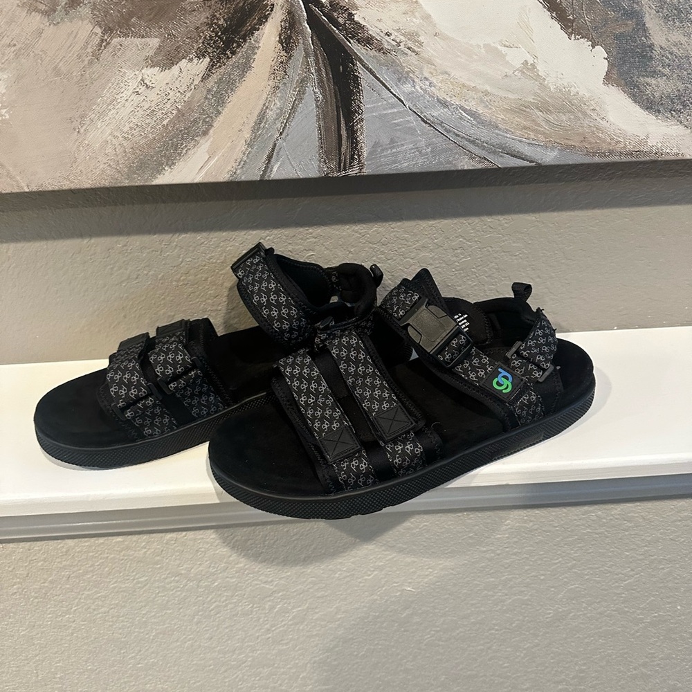 G defy black Open-Toe Sandals with Thick Sole and Adjustable Straps size 14
